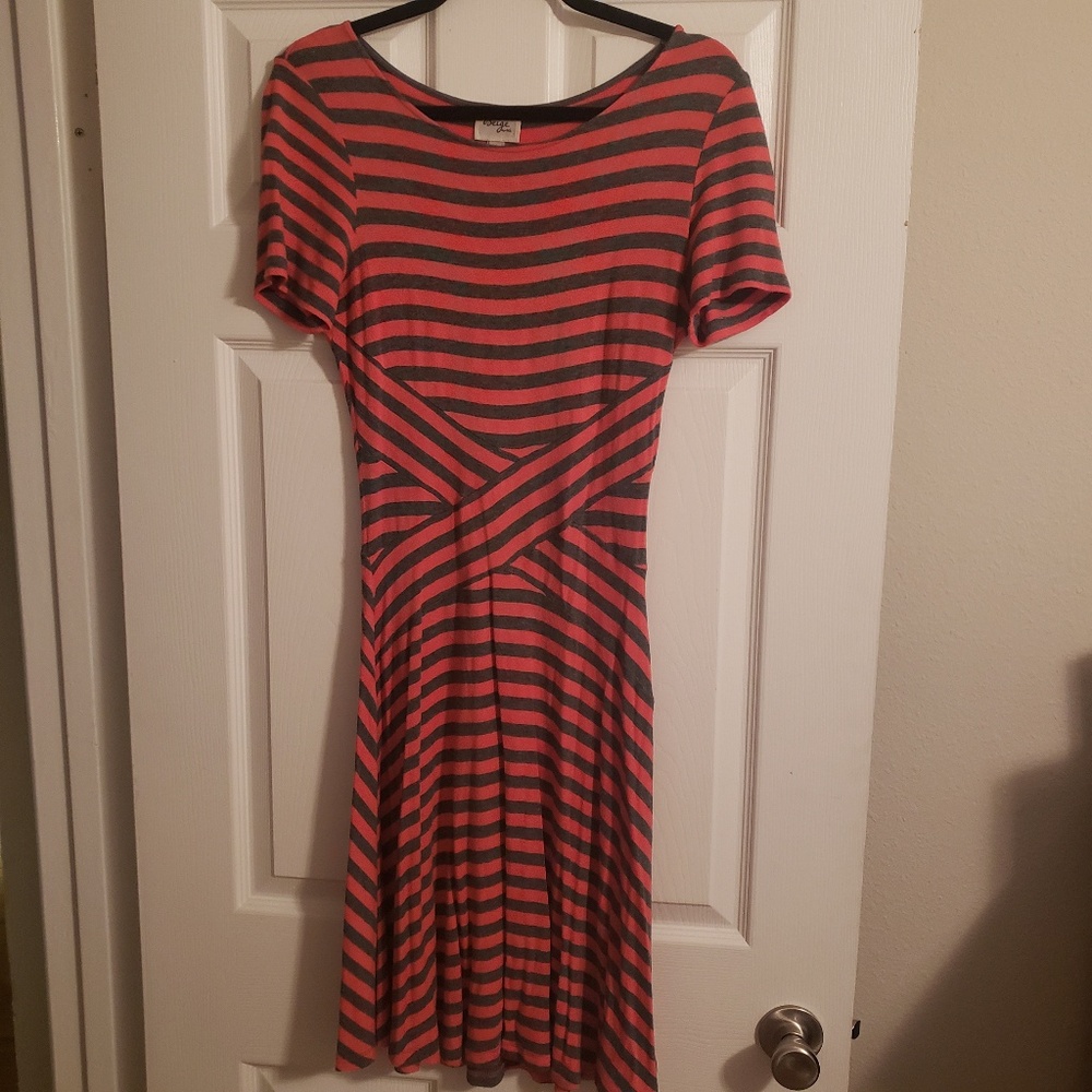 Pink and grey striped dress - Medium